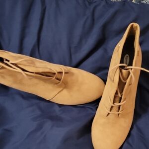 Dr. Scholl's Tan Ankle Boots with Suede Texture